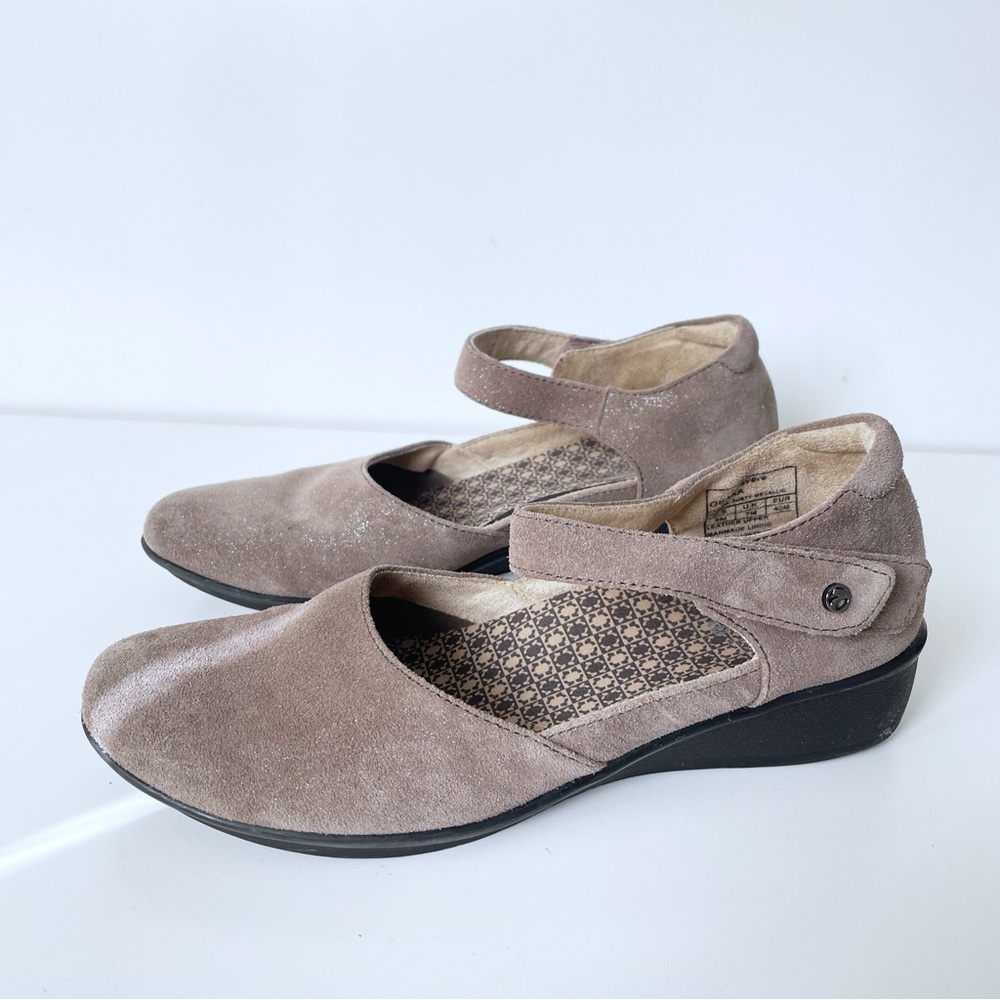 Revere Osaka Suede Leather Taupe Mary Jane Shoes Size 9 Comfort Adjustable Strap